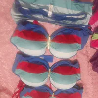 ست اسفنجی سایز۹۰و ۹۵.کراپ ک یکم سینه رو سفت می گی