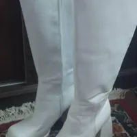 بوت ساق بلند .رنگ سفید
