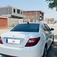 دنا پلاس اتومات ۴۰۲|خودرو سواری و وانت|شیراز, ارم|دیوار
