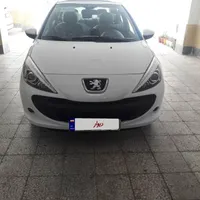 پژو 207 مدل 1404 اتوماتیک سقف شیشه ای ارتقا یافته|خودرو سواری و وانت|رشت, حومه رشت|دیوار