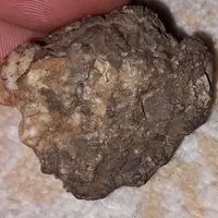 راهنمایی میخوام در مورد سنگی ک عکسش رو گذاشتم