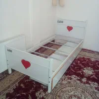 تخت یکنفره فلزی لاو