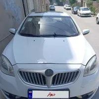 برلیانس H330 اتوماتیک 1500cc، مدل ۱۳۹۵