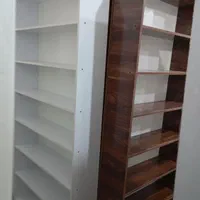 کتابخانه قهوه ای وسفید|کتابخانه، شلف، قفسه‌های دیواری|قم, امامزاده ابراهیم|دیوار