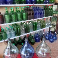 بطری شیشه ای ۱۱لیتری|ظروف نگهدارنده، پلاستیکی، یک‌بارمصرف|اصفهان, باغ فدک|دیوار