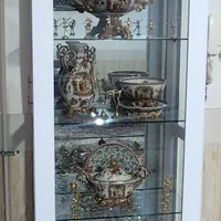 بوفه بدون وسایل داخلش کاملا سالم رنگش سفید