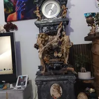 ساعت ایستاده آبنمادار
