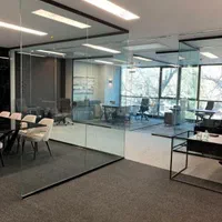 پاسخگوی تلفن خانم call center