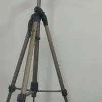 سه پایه حرفه ای دوربین