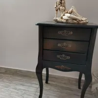 میز کشودار پایه دار