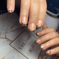 ترمیم کاشت ناخن ژلیش کاور|خدمات آرایشگری و زیبایی|شیراز, جوادیه|دیوار