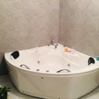 جکوزی گوشه آبشاری