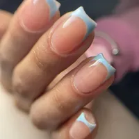 با ۷۰٪ تخفیف، وارد دنیای حرفهای ناخن شو