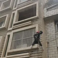 پیچ و رولپلاک نما با طناب