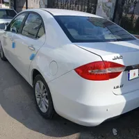 جک J5 اتوماتیک 1800cc، مدل ۱۳۹۳
