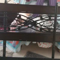 یک عدد تخت فلزی یک طبقه|تخت و سرویس خواب|مشهد, نیروی هوایی|دیوار