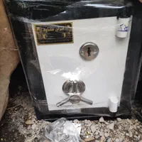 گاوصندوق //ایستاده|ابزارآلات|قم, نیروگاه|دیوار