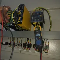 برقکار منصف ساختمانی و صنعتی