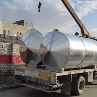 منبع آب. تانکر آب آتش نشانی +ماشینی