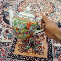 قوری چینی عتیقه قدیمی.وتسبیح چوبی بزرگ|کلکسیون اشیاء عتیقه|قوچان, |دیوار