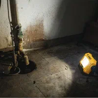 پروژکتور شارژی دیوالت DCL077b