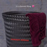 سبد لباس حوله