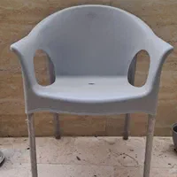 ۵۰ عدد صندلی نو برند ناصر پلاستیک