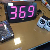 دستگاه فراخوان مشتری و اعلام نوبت رنگ صورتی