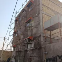 استادکار بنا و رنگ امیز انجام پلاسترسیاه وسفید