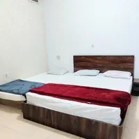 منزل مبله/سوئیت/خانه مسافر/هتل اپارتمان|اجارهٔ کوتاه‌مدت آپارتمان و سوئیت|شیراز, باغ تخت|دیوار