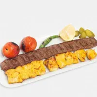 کمک اشپز وارد به غذای ایرانی