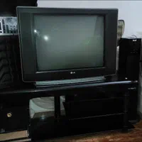 تلویزیون و میز