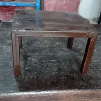 چهارپایه فلزی کوچک