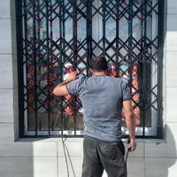 حفاظ ریلی پنجره.حفاظ ریلی درب آپارتمان|عمده‌فروشی|شیراز, شهرک گلستان شمالی|دیوار