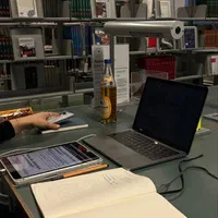 نگارش و ترجمه پایان‌نامه رشته معماری