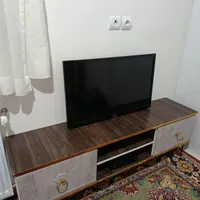 تلویزیون 32اینچ LG با میز