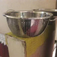 ۲ عدد ظرف استیل و یک عدد ابکش استیل|ظروف پخت‌وپز|ری, دولت‌آباد|دیوار