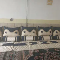 بیست عدد بالشت و چهار عدد کناره