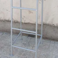 چها پایه فلزی