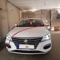 دو دستگاه خودرو MG5 و یک دستگاه خودرو چانگان CS55