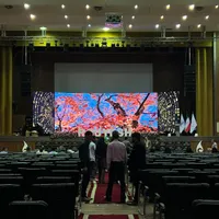 به چند نفر کارگر ساده برای تجهیزات کنسرت
