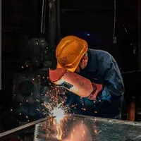 جوشکاری ساختمان  درپنجره ویلا