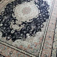 دو تخته فرش ۹متری درحد نو بدون پارگی و سوختگی تمیز