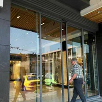 درب اتوماتیک شیشه ای آسان دُر