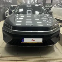 کی‌ام‌سی J7، مدل ۱۴۰۲