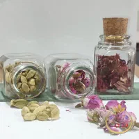 شیشه مک کارتی چهارگوش با درب چوب پنبه ایی|ظروف نگهدارنده، پلاستیکی، یک‌بارمصرف|تهران, نظام‌آباد|دیوار