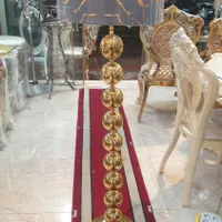 آباژور  کنار سالنی تمام گوی طلایی و نقره ای|چراغ خواب و آباژور|رشت, دیلمان|دیوار