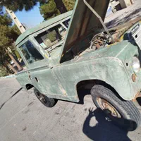 لندرور‌‌نیم‌تن‌‌سالم