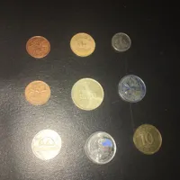 یک مجموعه اسکناس و سکه و تمبر