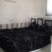 ویلا استخر دار باغ بهادران نزدیک رودخانه|اجارهٔ کوتاه‌مدت ویلا و باغ|اصفهان, باغ دریاچه|دیوار